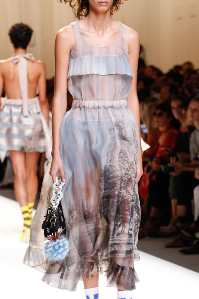 Look 84